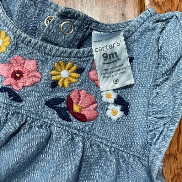 Carter’s One Piece Denim Jumpsuit with Floral Embroidered Bib 9 months - Picture 4 of 4